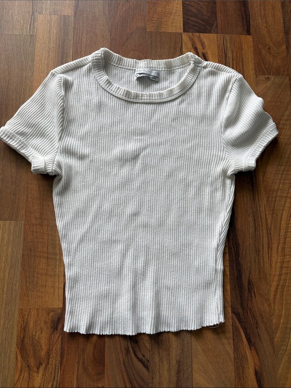 Urban Outfitters Woman’s White Ribbed Short-Sleeve Crewneck Tee Size M